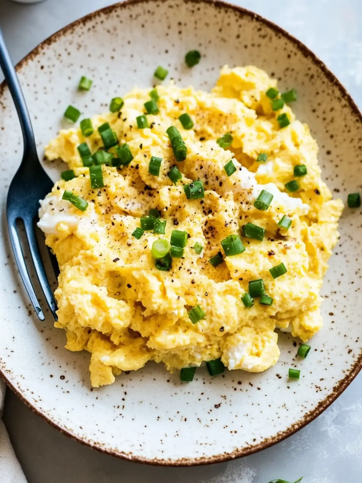 High-Protein Scrambled Eggs with Cottage Cheese